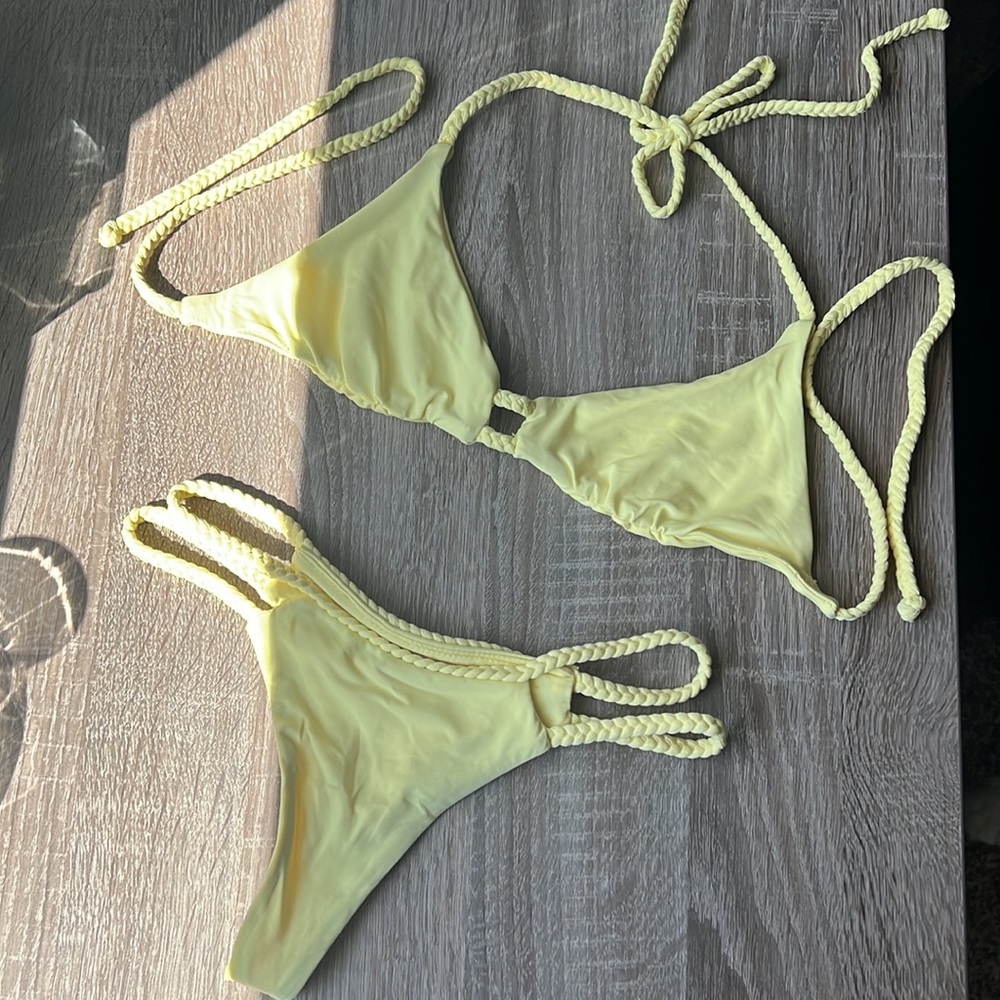Frankie’s Bikinis Butter Yellow Gorgeous Oceanside Set Size S/XS - Picture 2 of 7